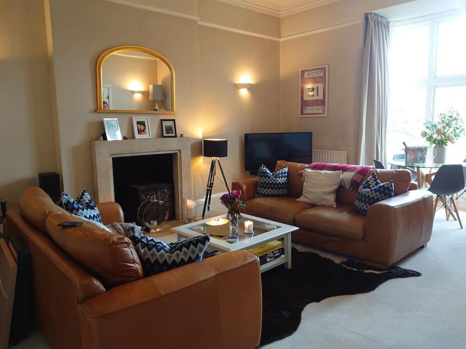 Luxury Apartment Cheltenham Exterior photo